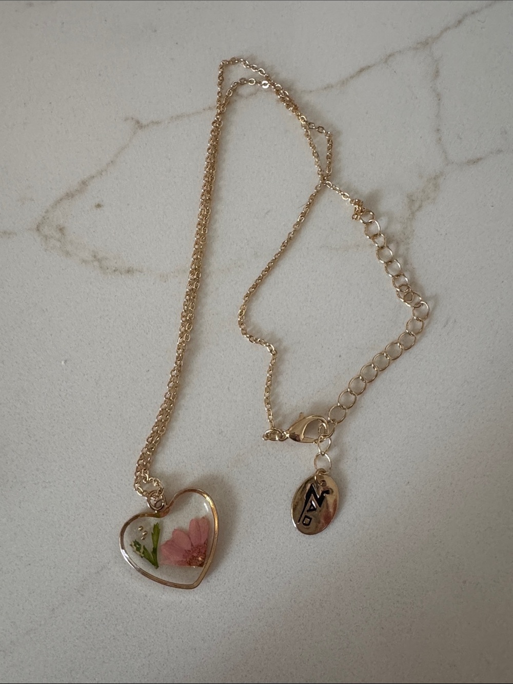 ZAD Dried Flower Gold Heart Pendant Necklace
